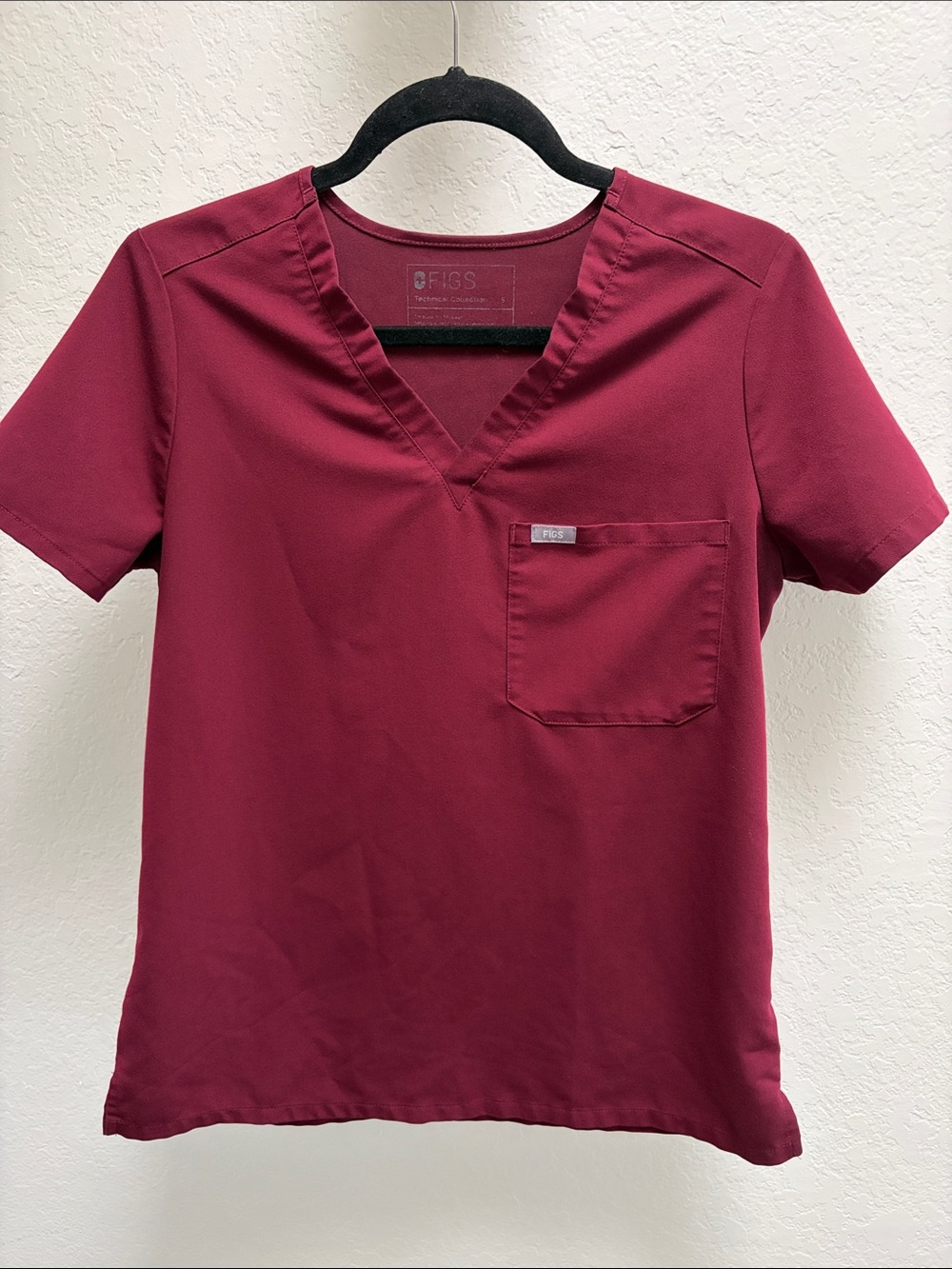 Figs Women's Scrub Set in Burgundy